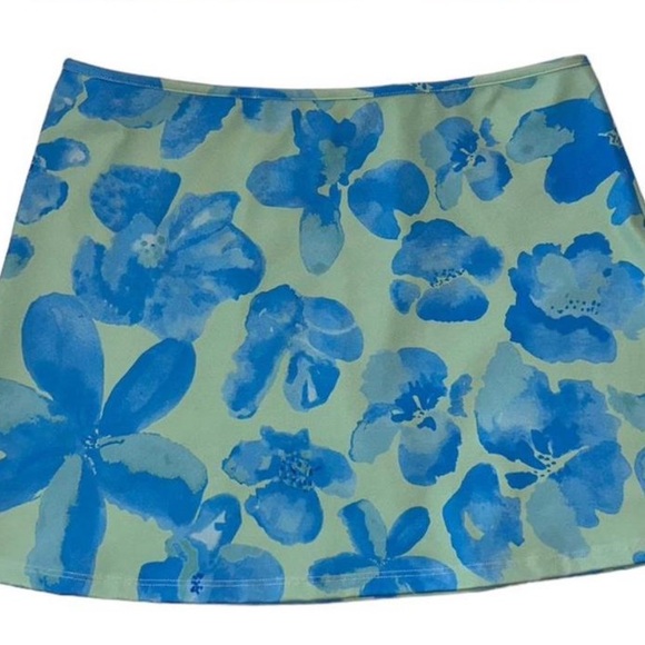 floral blue cool is a construct skirt - Picture 1 of 1